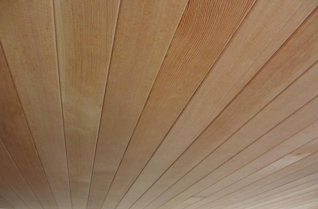 Clear vertical grain plank close-up